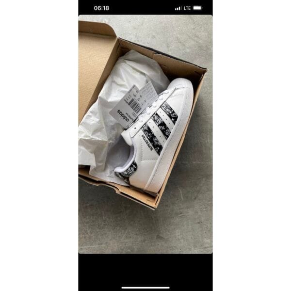 Adidas Süperstar “Rugan Design”