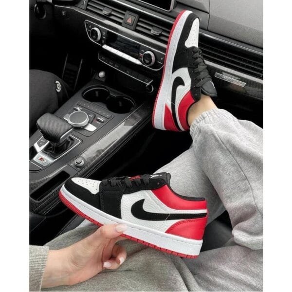 Nike Air Jordan 1 Low Black Toe