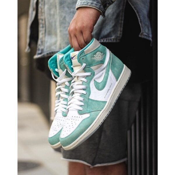 Air Jordan 1 Retro High OG ‘Flight Nostalgia’ Turbo Green