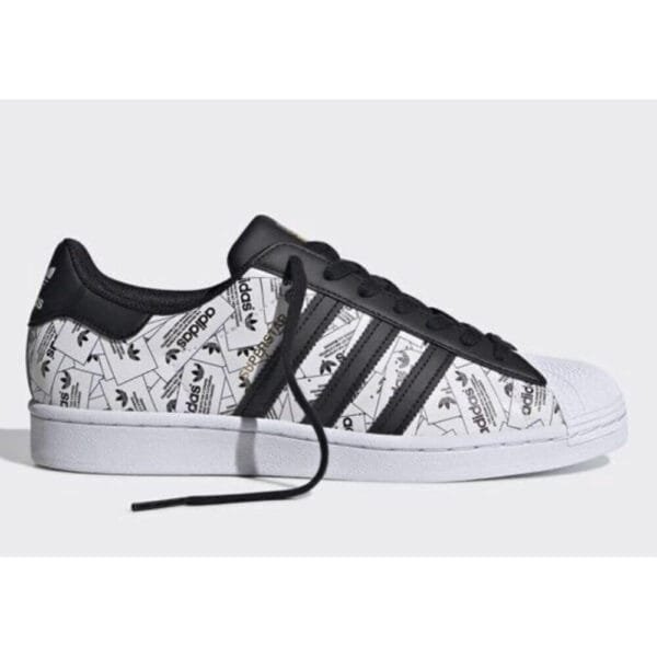 Adidas Süperstar “Label Collage”