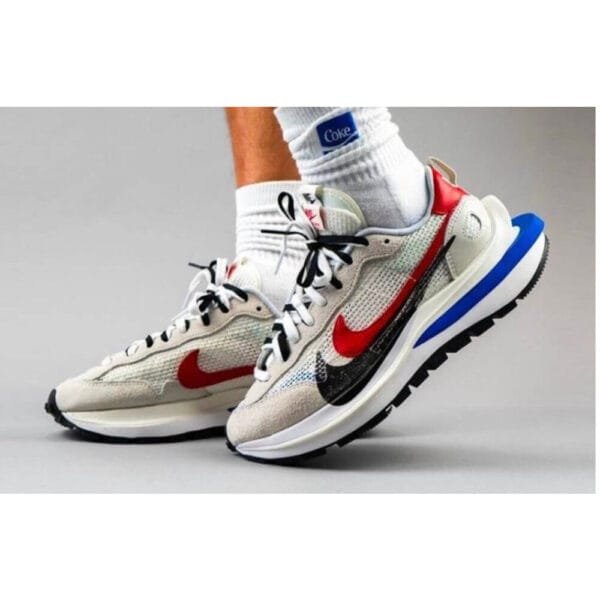 Nike X Sacai Vaporwaffle Sport Fusia