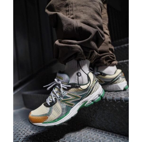 New Balance 860 “ Green Glow “