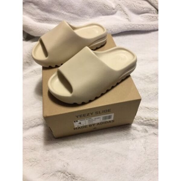 Yeezy Slide Bone