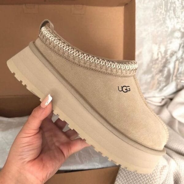 Tazz Slipper “ Cream “