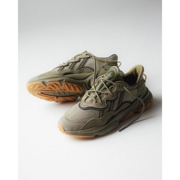 Adidad Ozweego “ Khaki “
